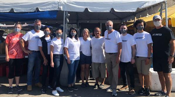 Verizon employee Patty Roze and team.